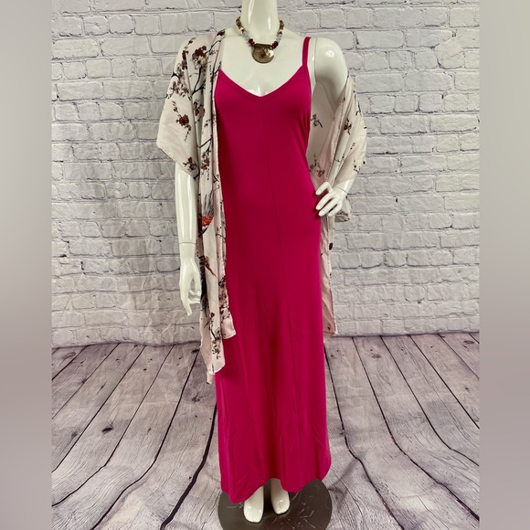 Brand New V Neck Plus Size Maxi Dress Magenta Size Various - Picture 8 of 11